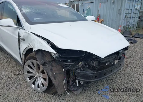 2016 Tesla Model X 60D/70D/75D/90D from USA, damaged, VIN 5YJXCAE2XGF009161